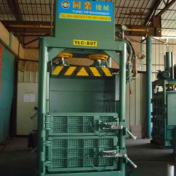 80T塑料榨水打包机